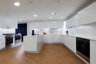 Intrahome Nova Design 2 χρώμα Λακέ Λευκό Ματ έπιπλα κουζίνας 10 Μέτρα συνολικα τρέχον μέτρα Intrahome-65652248