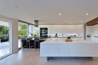 Intrahome Napoli Concept 2 χρώμα Εφέ Λευκού Μαρμάρου έπιπλα κουζίνας 10 Μέτρα συνολικα τρέχον μέτρα Intrahome-65652321