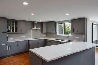Intrahome Vertex Max 1 χρώμα Γκρι Ανοιχτό Πάνω & Δρυς Σκούρα Κάτω έπιπλα κουζίνας 10 Μέτρα συνολικα τρέχον μέτρα Intrahome-65652550