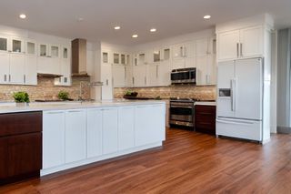 Intrahome Bella Prime 1 χρώμα Λευκό Λακέ Πάνω & Καρυδιά Κάτω έπιπλα κουζίνας 10 Μέτρα συνολικα τρέχον μέτρα Intrahome-65652592