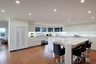 Intrahome Venezia Studio 1 χρώμα Λακέ Κρεμ Γυαλιστερό έπιπλα κουζίνας 10 Μέτρα συνολικα τρέχον μέτρα Intrahome-65653040