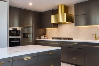 Intrahome Bianca Prime 1 χρώμα Βουρτσιστός Ορείχαλκος έπιπλα κουζίνας 10 Μέτρα συνολικα τρέχον μέτρα Intrahome-65653072