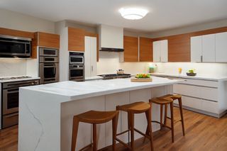Intrahome Harmony Studio 1 χρώμα Κρεμ Πάνω & Ξύλο Κάτω έπιπλα κουζίνας 10 Μέτρα συνολικα τρέχον μέτρα Intrahome-65653180