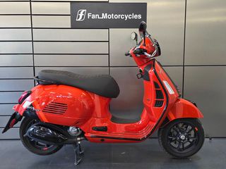 Piaggio Vespa GTS 300 2024