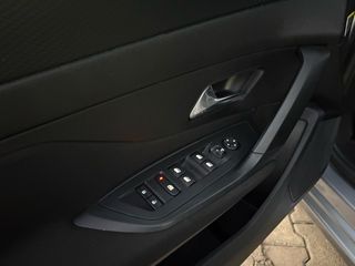 Peugeot 308 2022 BlueHDi 130 S&S EAT8 Active Plus 1.5-thumb-26