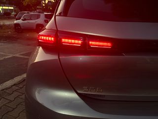 Peugeot 308 2022 BlueHDi 130 S&S EAT8 Active Plus 1.5-thumb-33