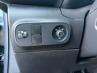 Citroen C3 2022 BlueHDi 100 S&S Shine Plus 1.5-thumb-15