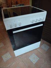 Κουζίνα Indesit I6V5PMW, μεταχειρισμένη 3 μηνών / Indesit I6V5PMW oven, used for 3 months.