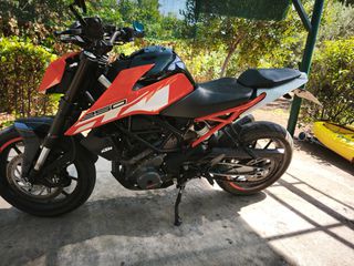 KTM 250 Duke 2023 ABS-thumb-2