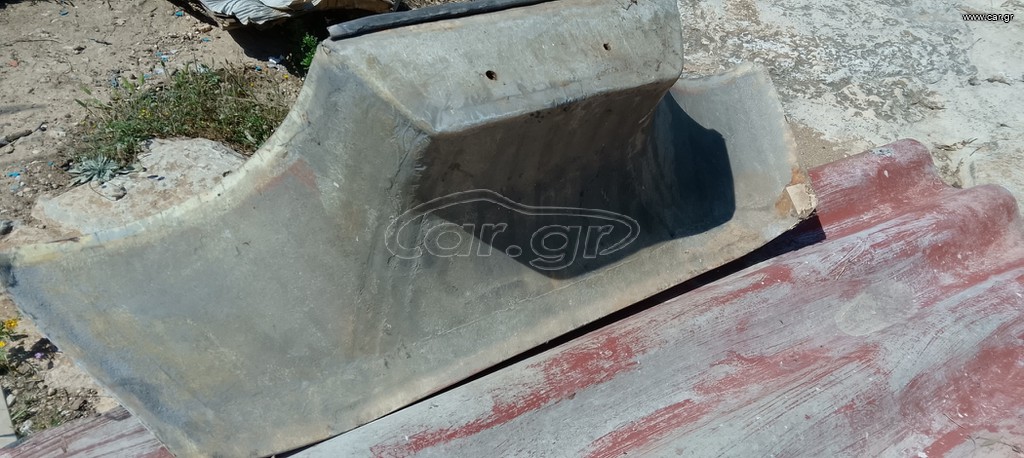 Δελφινιερα μπροστά