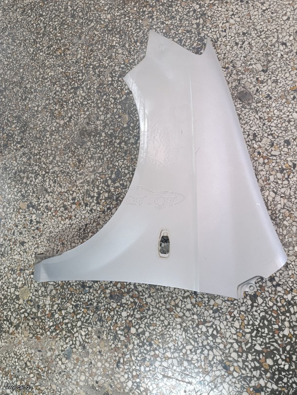 Φτερό εμπρός δεξιό Hyundai getz 2003