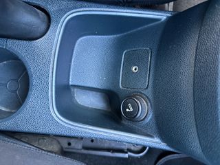 Ford Fiesta 2010 TITANIUM-thumb-26