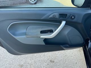 Ford Fiesta 2010 TITANIUM-thumb-28
