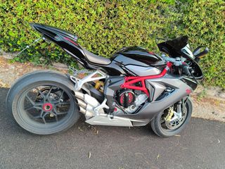 Mv Agusta F3 2012-thumb-4