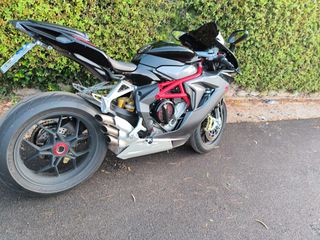 Mv Agusta F3 2012-thumb-10