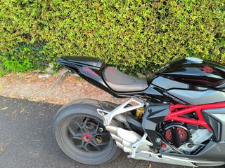 Mv Agusta F3 2012-thumb-15
