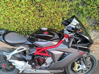 Mv Agusta F3 2012-thumb-16