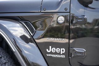 Jeep Wrangler 2019 SAHARA UNLIMITED Sky One-Touch-thumb-11