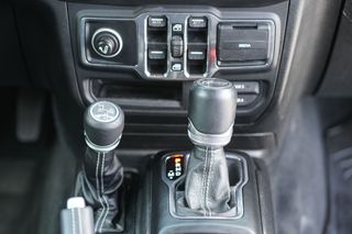 Jeep Wrangler 2019 SAHARA UNLIMITED Sky One-Touch-thumb-20