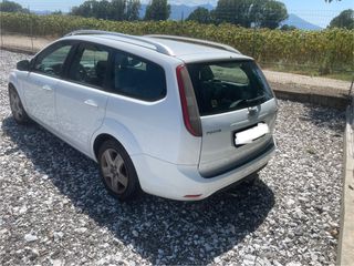 Ford Focus 2009-thumb-2