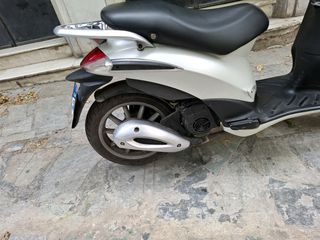Piaggio Liberty 150 2010-thumb-6