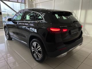 Mercedes-Benz GLA 200 2025 MHEV 163HP NAVI LED 7G TRONIC-thumb-6