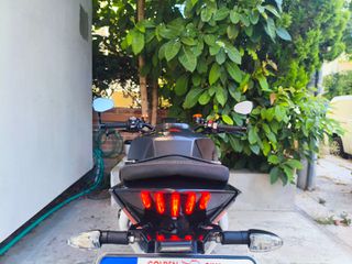 KTM 1290 Super Duke R 2019-thumb-40