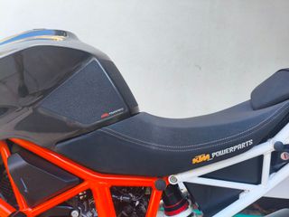 KTM 1290 Super Duke R 2019-thumb-14