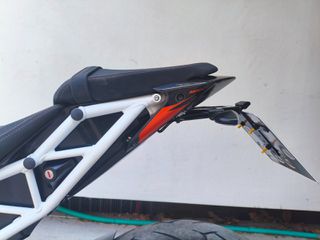 KTM 1290 Super Duke R 2019-thumb-16