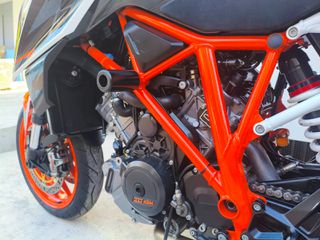 KTM 1290 Super Duke R 2019-thumb-35