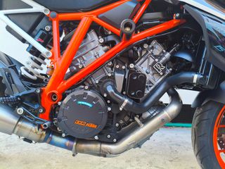 KTM 1290 Super Duke R 2019-thumb-19