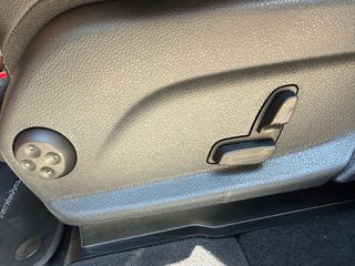 Mercedes-Benz GLC 200 2020 D-thumb-22