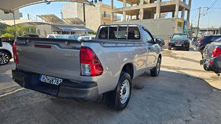 Toyota Hilux 2022-thumb-3