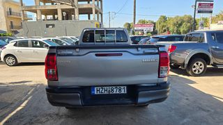 Toyota Hilux 2022-thumb-4