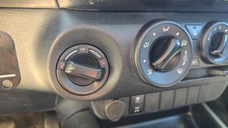 Toyota Hilux 2022-thumb-12