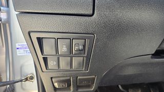 Toyota Hilux 2022-thumb-13