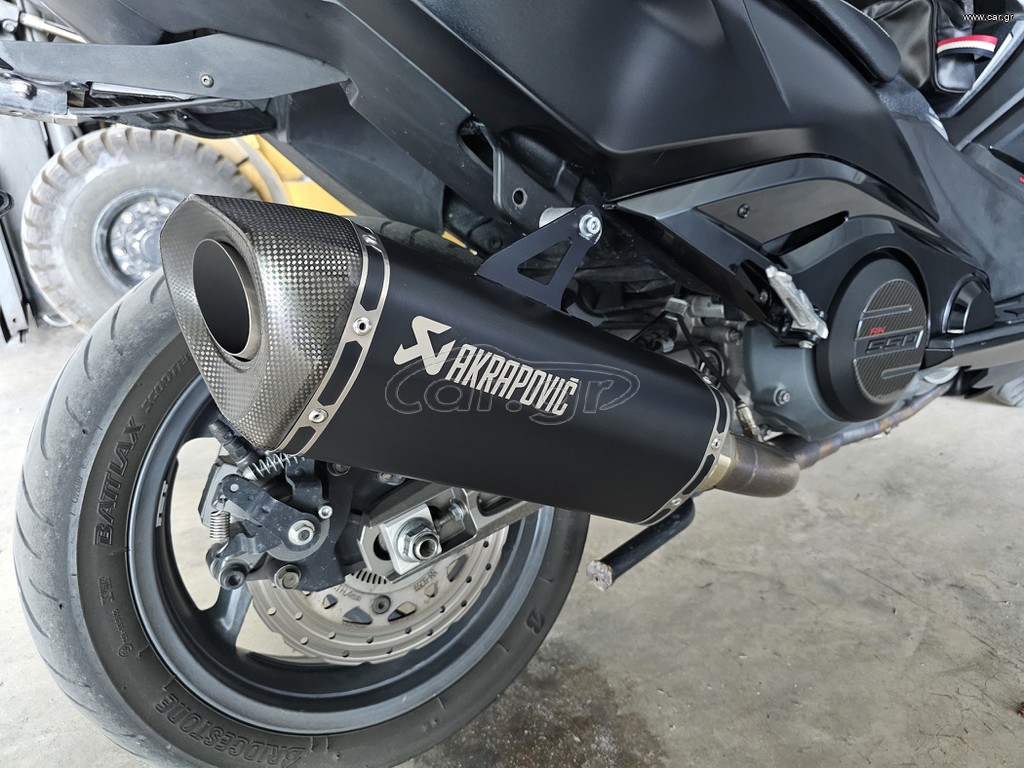 Akrapovic AK550