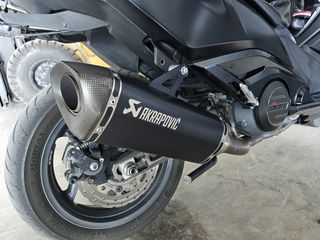 Akrapovic AK550