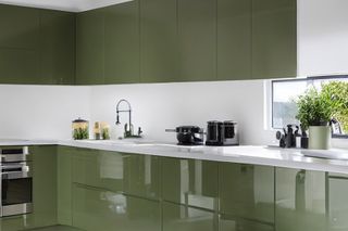 Intrahome Olympia Home 4 χρώμα Λακέ Σάλβια έπιπλα κουζίνας 10 Μέτρα συνολικα τρέχον μέτρα Intrahome-65649907
