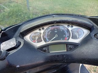 Yamaha XMAX 250 2026-thumb-4
