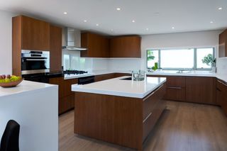 Intrahome Harmony Elegance 4 χρώμα Λευκό Λακέ Πάνω & Δρυς Κάτω έπιπλα κουζίνας 10 Μέτρα συνολικα τρέχον μέτρα Intrahome-65650179