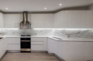 Intrahome Harmony Style 4 χρώμα Εφέ Λευκού Μαρμάρου έπιπλα κουζίνας 10 Μέτρα συνολικα τρέχον μέτρα Intrahome-65650189