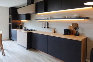 Intrahome Roma Studio 4 χρώμα Μαύρο Ματ Πάνω & Δρυς Κάτω έπιπλα κουζίνας 10 Μέτρα συνολικα τρέχον μέτρα Intrahome-65650300