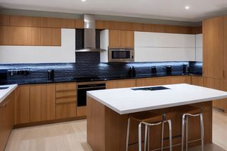 Intrahome Modena Studio 4 χρώμα Λευκό Λακέ Πάνω & Δρυς Κάτω έπιπλα κουζίνας 10 Μέτρα συνολικα τρέχον μέτρα Intrahome-65650360