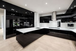 Intrahome Pearl Studio 3 χρώμα Λακέ Μαύρο Γυαλιστερό έπιπλα κουζίνας 10 Μέτρα συνολικα τρέχον μέτρα Intrahome-65650460