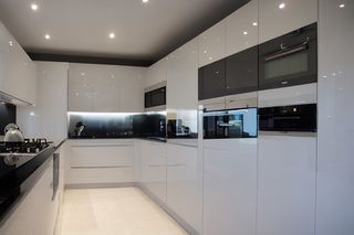 Intrahome Onyx Concept 3 χρώμα Λακέ Εκρού Ματ έπιπλα κουζίνας 10 Μέτρα συνολικα τρέχον μέτρα Intrahome-65650481