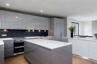 Intrahome Kyma Select 3 χρώμα Λακέ Γκρι Μεσαίο έπιπλα κουζίνας 10 Μέτρα συνολικα τρέχον μέτρα Intrahome-65650703