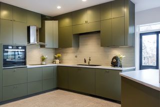 Intrahome Delphi Living 3 χρώμα Λακέ Λαδί έπιπλα κουζίνας 10 Μέτρα συνολικα τρέχον μέτρα Intrahome-65650766