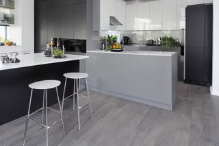 Intrahome Iris Select 3 χρώμα Λακέ Γκρι Σκούρο έπιπλα κουζίνας 10 Μέτρα συνολικα τρέχον μέτρα Intrahome-65650883