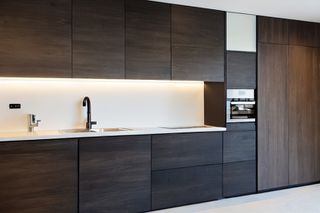 Intrahome Valencia Concept 3 χρώμα Μαύρο Ματ Πάνω & Δρυς Κάτω έπιπλα κουζίνας 10 Μέτρα συνολικα τρέχον μέτρα Intrahome-65650981